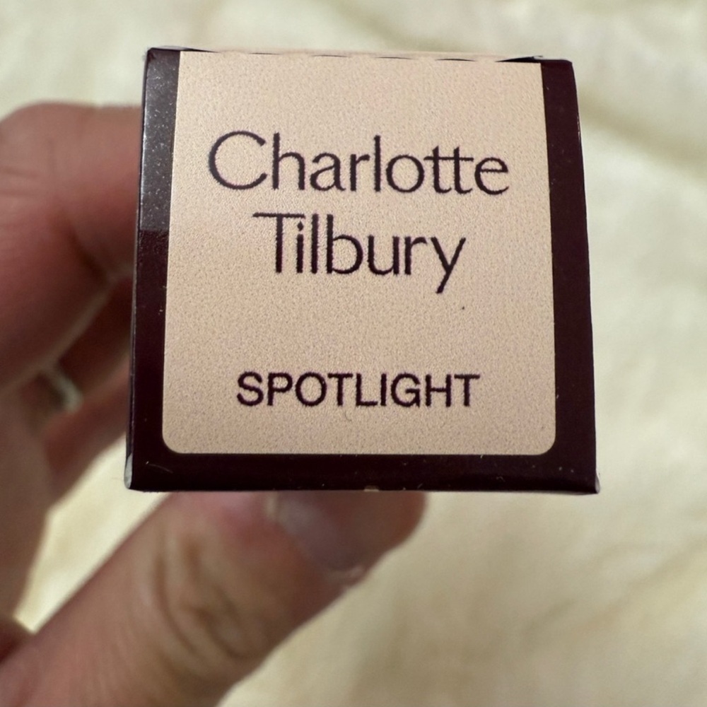 Charlotte Tilbury BEAUTY LIGHT WAND highlighter - 
SPOTLIGHT Brand new - Picture 3 of 3